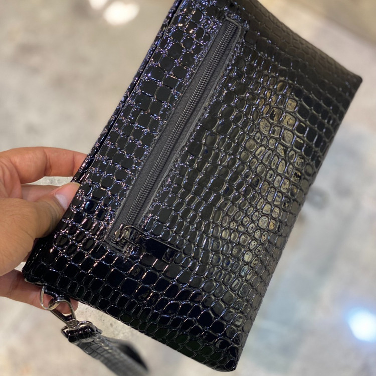 کیف زنانه پاسپورتی برند happy bag کد 1200 ورنی
