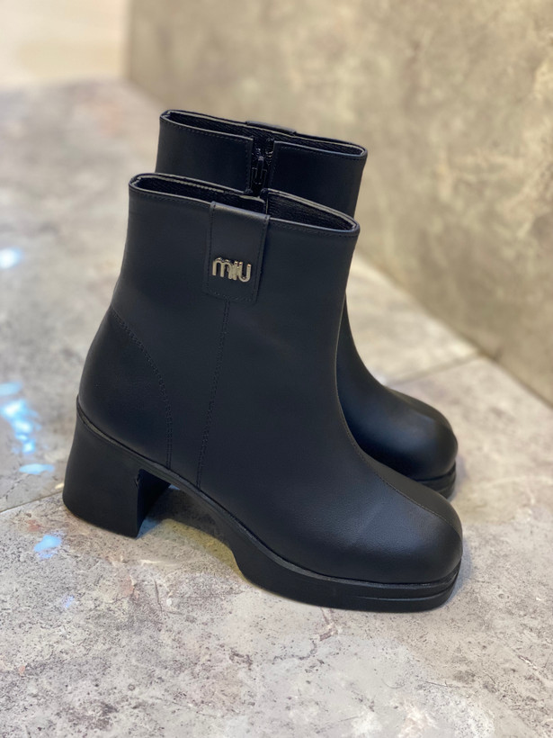 نیمبوت پاشنه دار زنانه مدل miu miu سایزبندی 37 تا 40